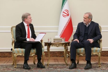 معاون نخست‌وزیر روسیه پزشکیان را به مسکو دعوت کرد