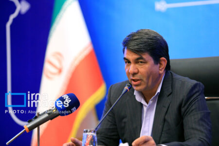 استاندار کرمان در جمع خبرنگاران:  سخت‌ترین و پیچیده‌ترین شرایط را برای تغییر مدیران داریم