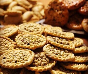 استاندار کرمان در بازدید نخستین جشنواره «کلمپه» مطرح کرد؛ برندسازی و بسته‌بندی شیرینی‌جات کرمان حمایت شود