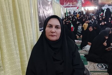 فرماندار جیرفت:      بانوان زینبی دارالولایه در خط مقدم ایمان، بصیرت و خدمت به انقلاب ایستاده‌اند