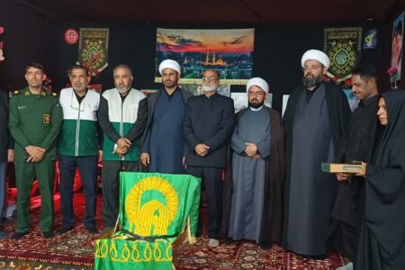 دیدار مسئولان آستان قدس رضوی با خانواده شهید شفیعی در رودبار جنوب